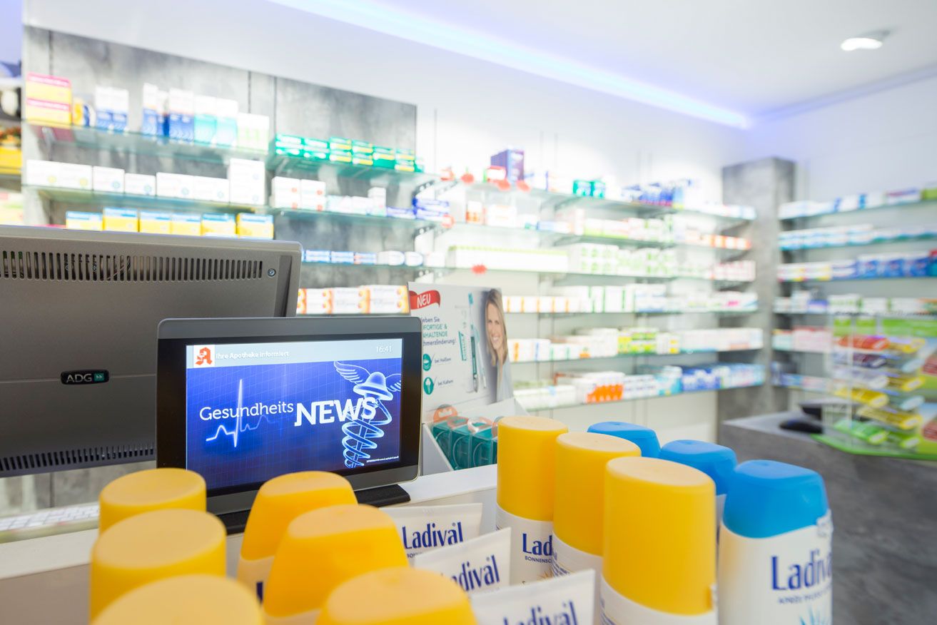 Herz-Apotheke Hannover, Innenansicht, Freiwahlregale